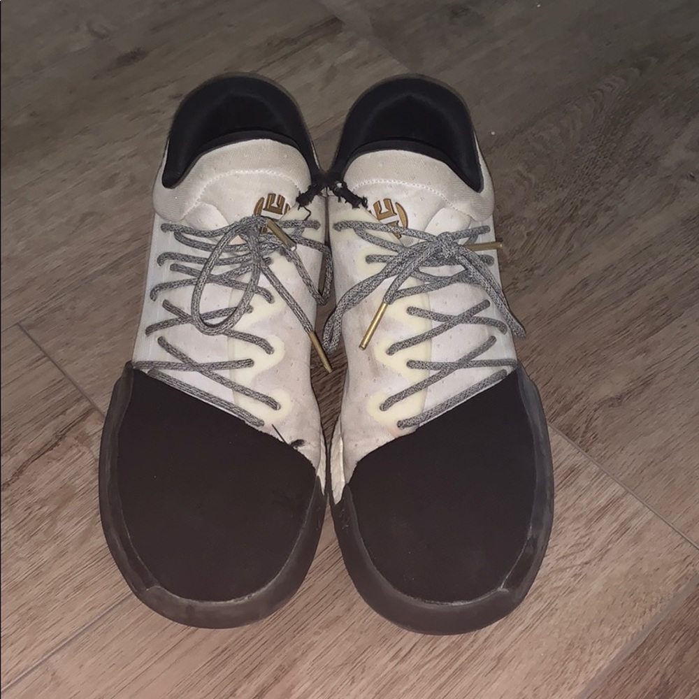Harden Vol. 1 - Picture 2 of 6